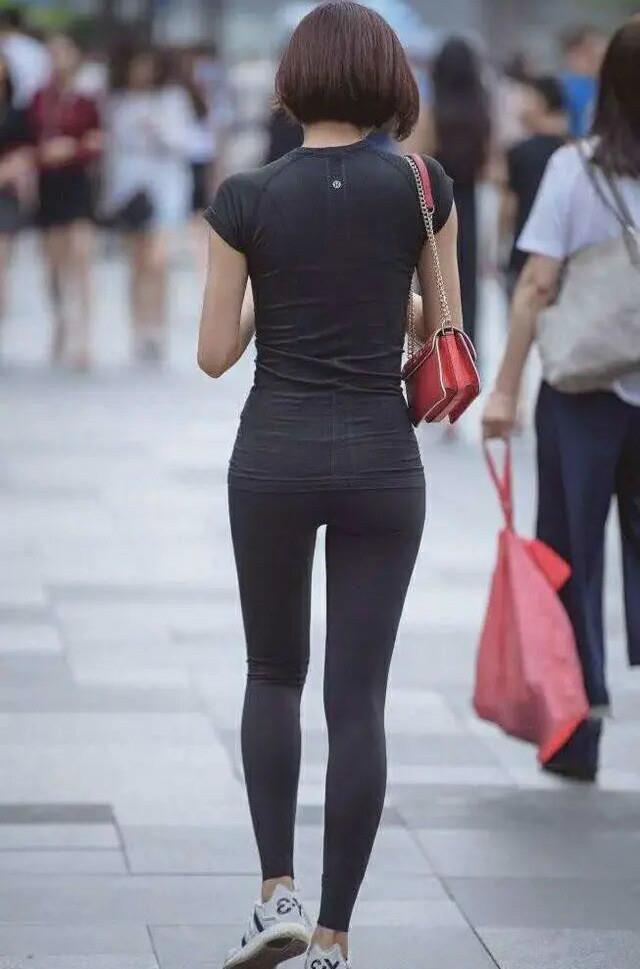 美女|今夏才“火”的打底裤, 显瘦又时髦, 体验别样的美!
