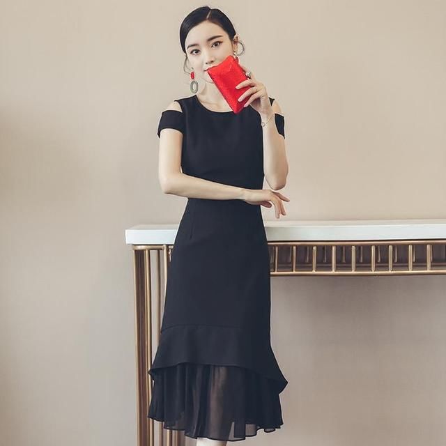 名媛风包臀裙，性感中不失雅致