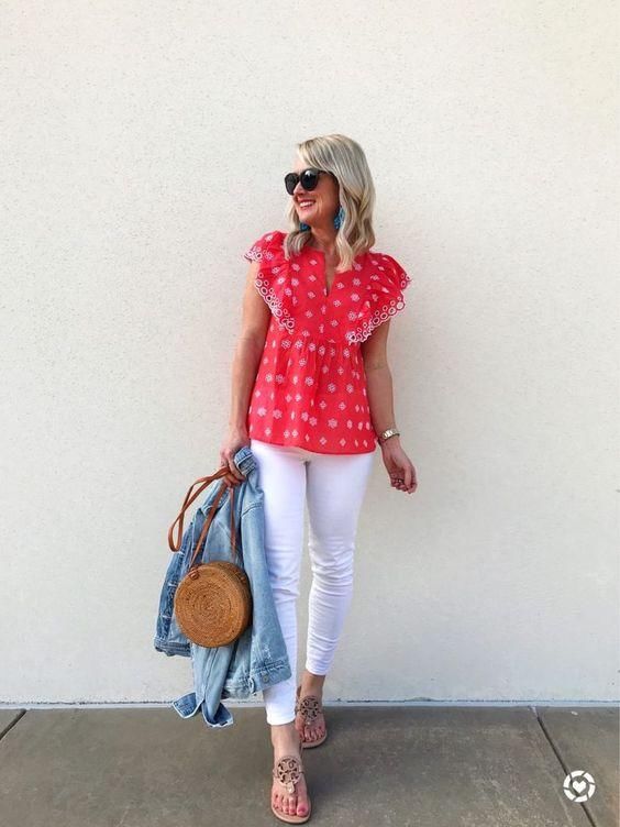 当每天想不到穿什么的时候,总有条白色牛仔裤拯救我的穿搭