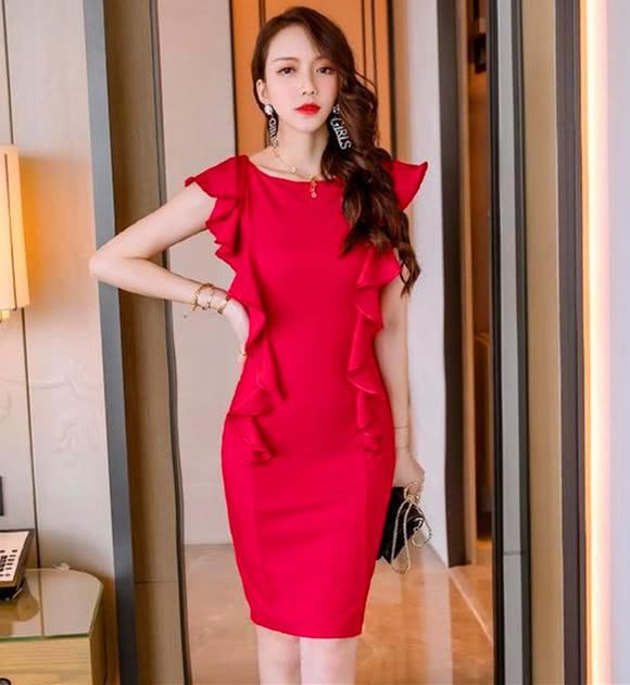 不秀，也不炫！低调pick包臀裙，给自己凹个美丽的造型