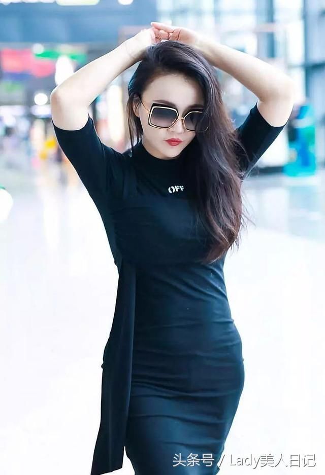 冉莹颖自信是对的！这胸这臀不穿紧身裙凹出来太浪费，看得好激动