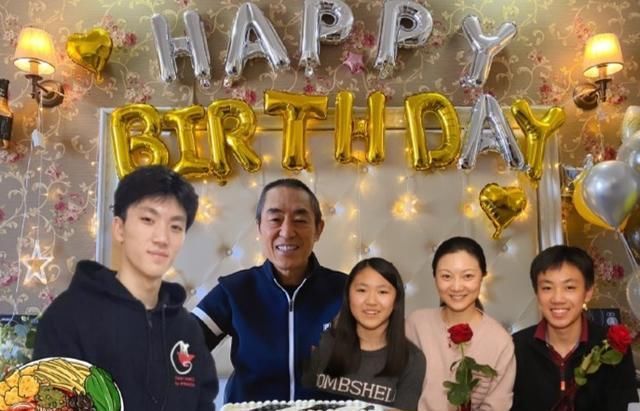「丈夫」张艺谋70岁生辰没法与亲人过, 老婆陈婷放大招给丈夫庆生被赞认真