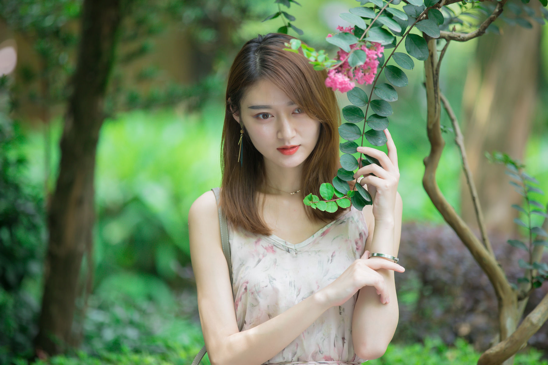 不想说再见，成都带不走的只有你！随小姐姐领略成都之美