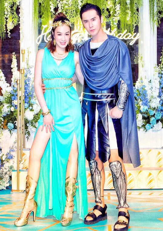 钟丽缇跌落“女神神坛”？机场束腰秀身材，却穿出“内衣”即视感