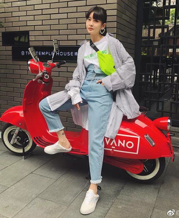 这个小女生竟是李宇春宋茜背后的时尚推手，比明星还带货!