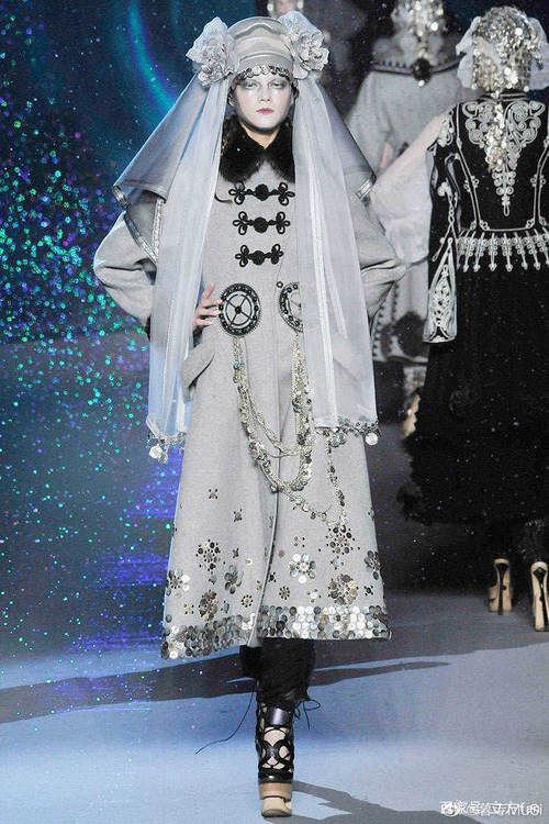 「妆容」圣母泪妆为什么那么火?怜悯众生的高级妆容