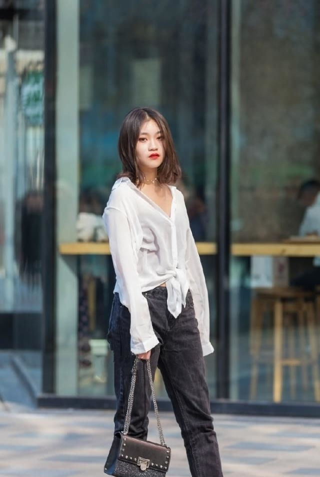  [美女]路人街拍,身姿摇曳的打底裤美女,散发出女神气场!