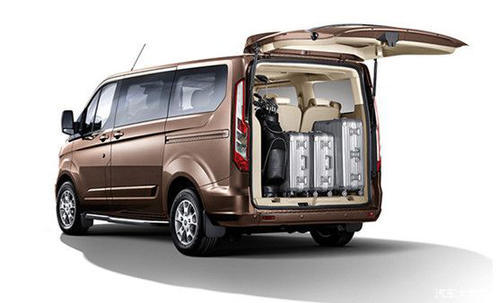 福特途睿欧机场“喊话”：“你们的行李都被我承包了！”