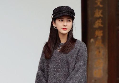  【轻松】看着卷发就头疼？赶紧去美发店做离子烫，轻松摆脱自然卷
