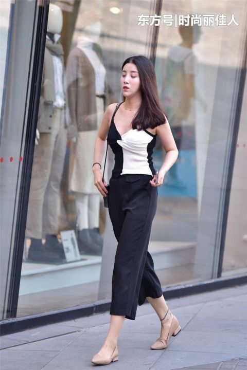 「美女」美女选择高跟鞋搭配长裤,时尚大方,穿出自己的味道来