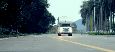 穿越大半个地球去摆摊，93年济南小伙这样诠释“彪悍的人生”