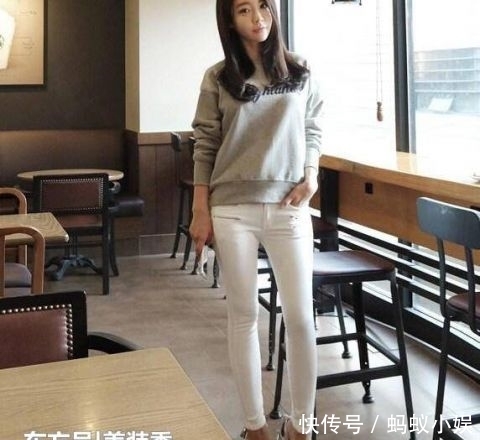 『美女』活力满满的牛仔裤美女,塑造腿部线条!