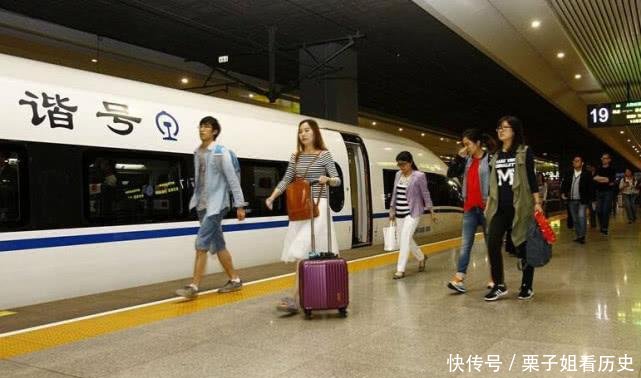 一列高铁就要上千亿, 要跑多久才能回本 答案说出来让人意外!