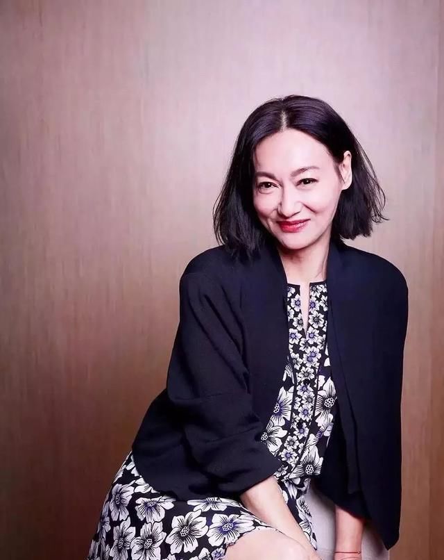 「夏装」帮五十岁女人显洋气的夏装,你买对了几件?年纪大也可以很潮