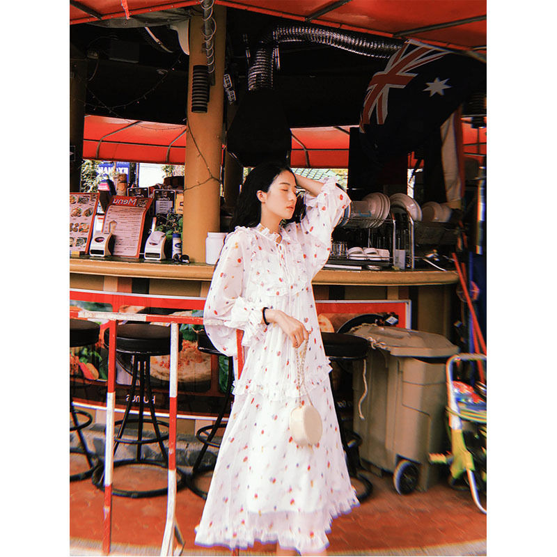 今年巨火的:“飘飘裙，比旗袍还有魔力，遮肉又减龄，洋气贼漂亮