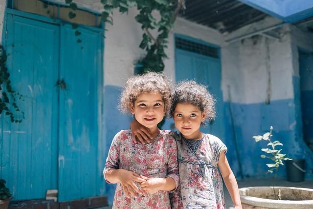 非洲这国家不但没有黑人，满大街都是混血女！而且还对中国免签