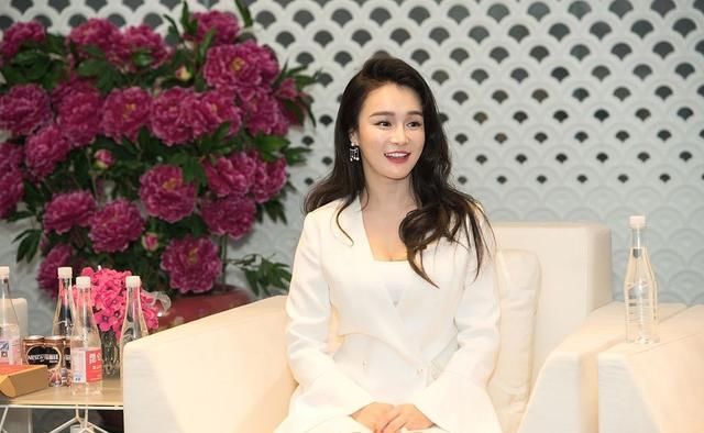 [生肖属马的人]生肖马4月份找到自己桃花位，轻松获得美人归感情甜蜜