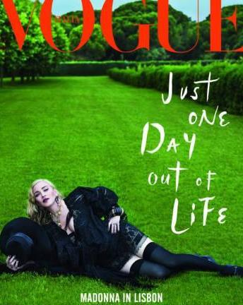 麦当娜有59岁？睡衣出街还像29岁，可脚上的鞋子出卖了她