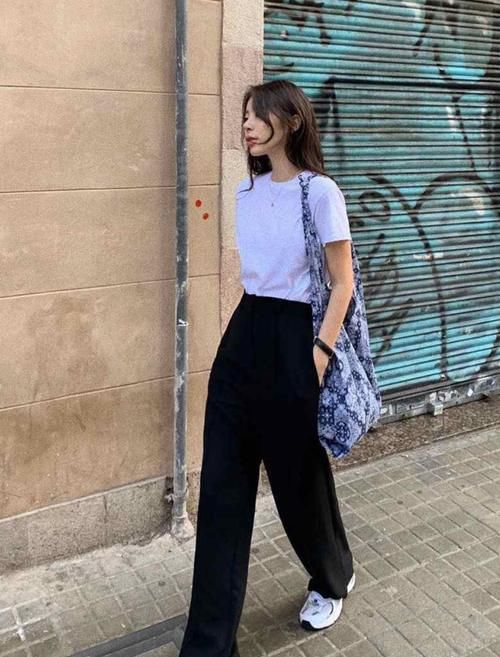  【穿上以后】20年千万别忘了这款“仙女裤”，比阔腿裤更显瘦流行