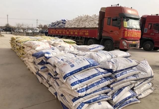  『热火朝天』四月，吐鲁番一片热火朝天