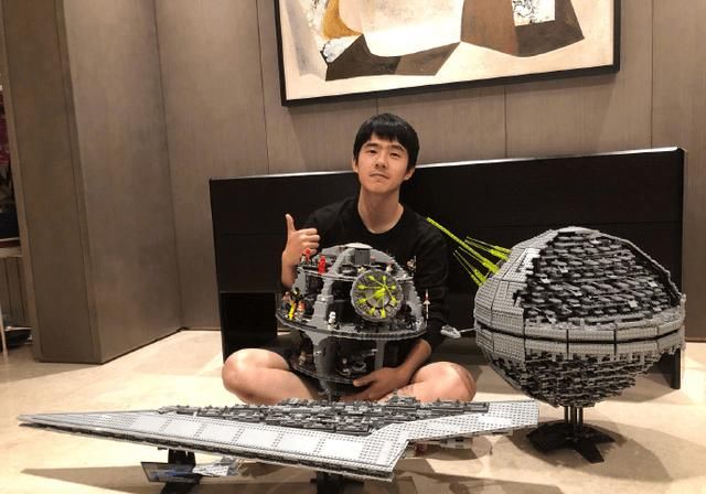  【粉丝】刘昊然分享自拍技巧，粉丝：是新代言给你的勇气吗？