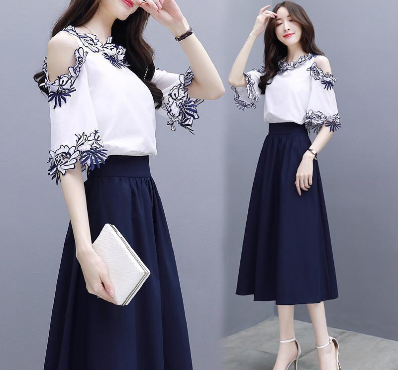 女人别再短T配短裤了，今年流行“背影杀”套裙，浓浓女人味十足