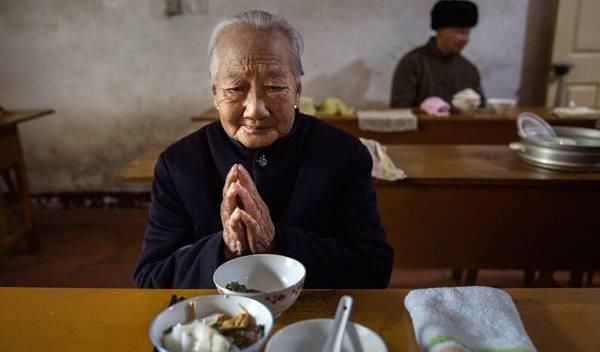 中国首家“养老”寺庙，给老人免费提供食宿，但必须遵守两个条件