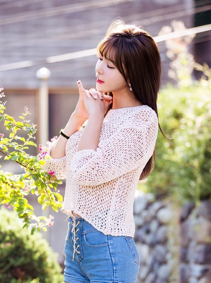 街拍 最美热裤美女，天生丽质 ，一貌倾城！