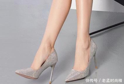  『女人味』穿上了优雅女神范尽显的高跟鞋，好看又有女人味，让你气质满满