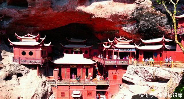 广州最牛的一座寺庙，看似被“压”在山下，实际上面积却非常大！