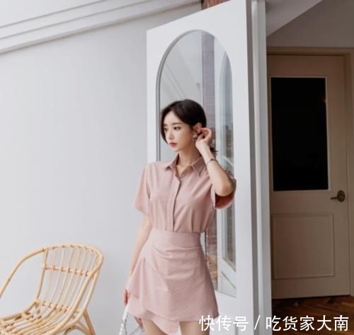  『条纹』孙允珠：折叠竖纹条纹裙，展现女神职场冷艳气质，网友：落落大方