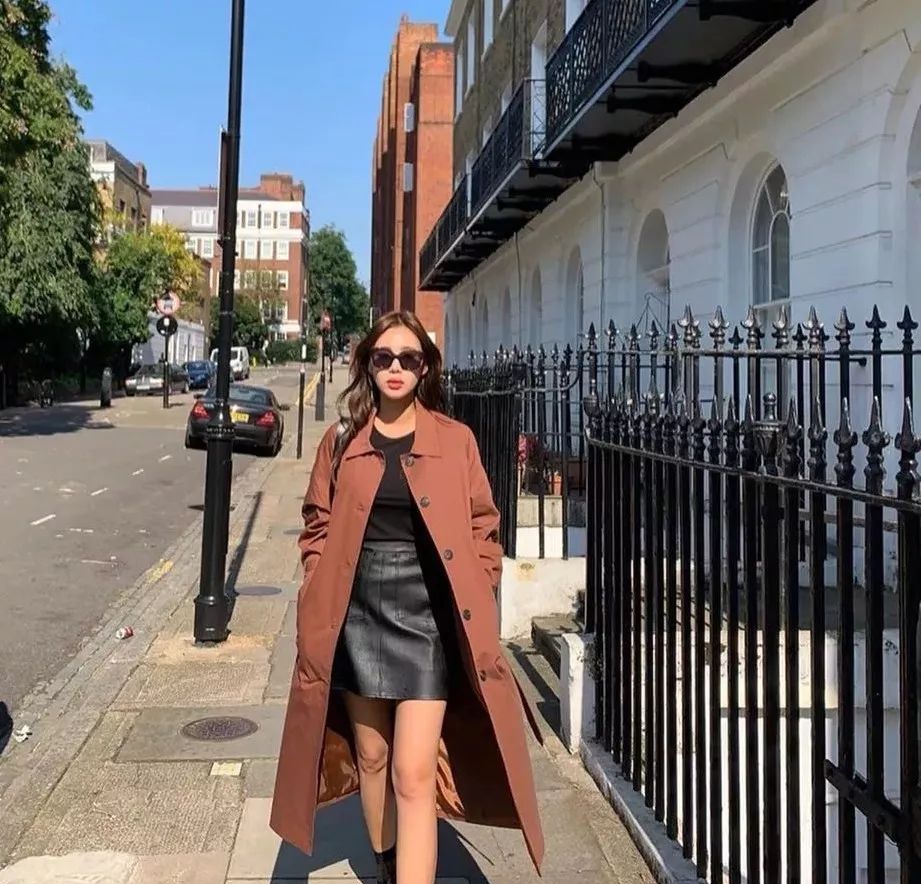  『风衣』T恤搭配:是时候穿T恤了!搭配薄外套美哭了!