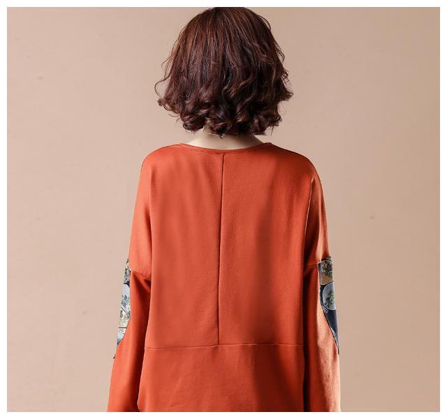 不要在衣服不见了的状况下游玩。这条裙子只要穿过膝盖时才美观。