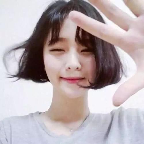  『看起来』敢剪短发的女生颜值都不低