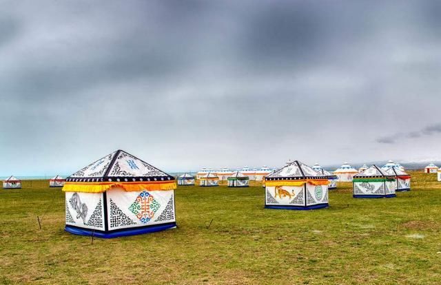 男游客在蒙古包留宿,为什么主人在地上放红线?看完涨知识