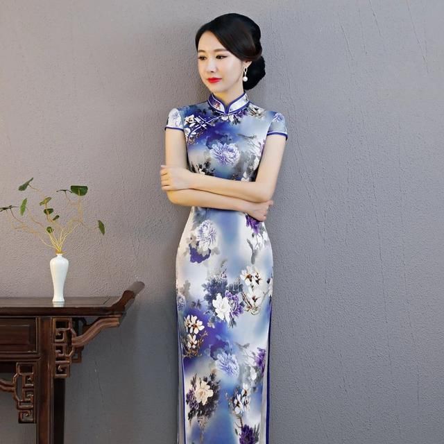 中国式优雅旗袍，上身大气时尚，超有名媛范儿！