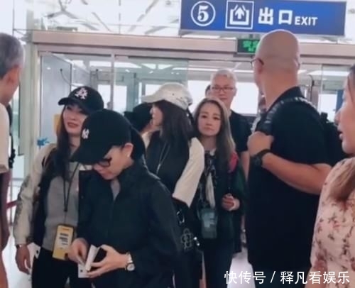 现身■张韶涵和妹妹现身,妹妹颜值超高成“全网女神”,不出道太可惜