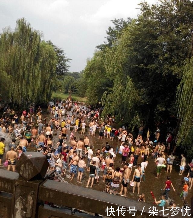 成都向南，无法抗拒黄龙溪戏水！