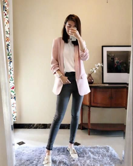  瞧瞧@“西装＋短裙”hold不住？瞧瞧潮人穿西装配的这条裤子，时髦显瘦