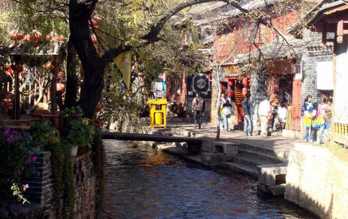 云南最有名的古镇，游客日渐稀少降价30元，游客：免费都不去！