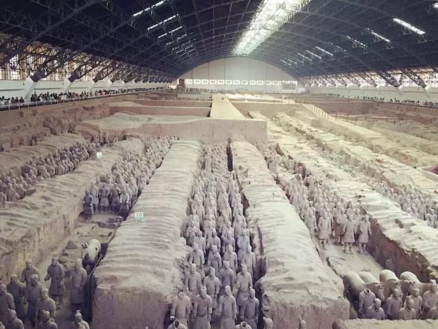 为什么兵马俑中间的土堆没人挖走，借你一百个胆子，你敢吗？