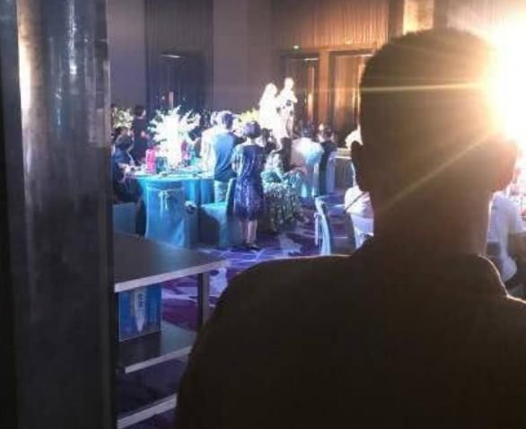 张馨予婚礼现场曝光被槽太铺张，工作人员辟谣：假的！酒店已封锁