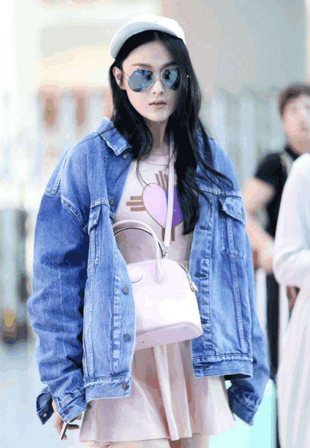 婚后的张馨予更嫩了,上半身打造“一颗桃心”,气质呼之欲出!