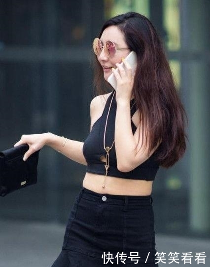 摄影■街拍摄影:这么穿搭,腿显得很长,不仅身材高挑,还有迷人曲线