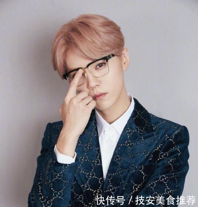  「发廊」黄明昊李振宁撞发色！到底是时尚潮男还是发廊洗剪吹？很明显