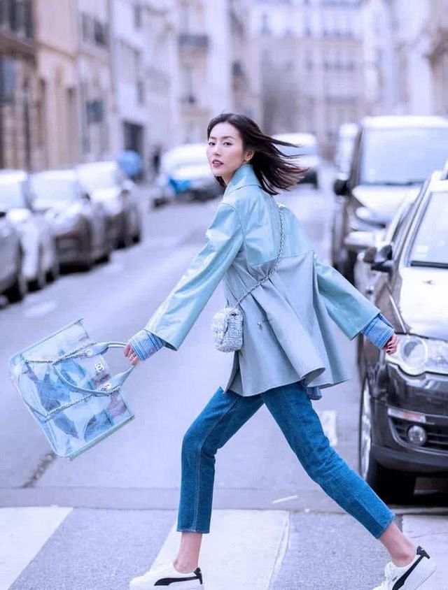 杨幂刘雯带货同一款?网友:完了!火爆了!肯定要卖断货了!