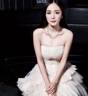 杨幂：人气小天后，完美的身材让人羡慕！