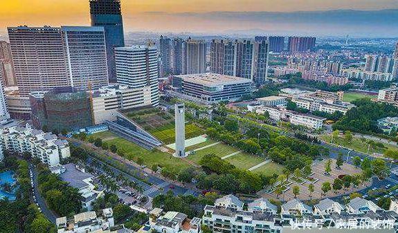 中国第一个GDP破千亿镇子，只顾闷声发大财，现实力超过地级市