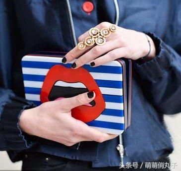 今年秋天流行的美貌配饰，时髦吸睛，一件赛过一件美，看完都想要