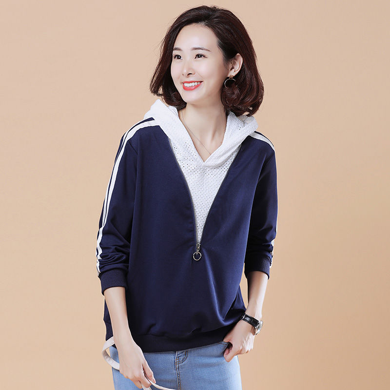 美得扎心!40岁嫂子穿新款秋装，显瘦有女人味，美得我心生嫉妒